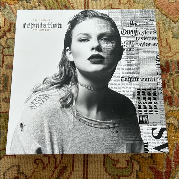 Taylor Swift Reputation VIP box - Picture 1 of 4